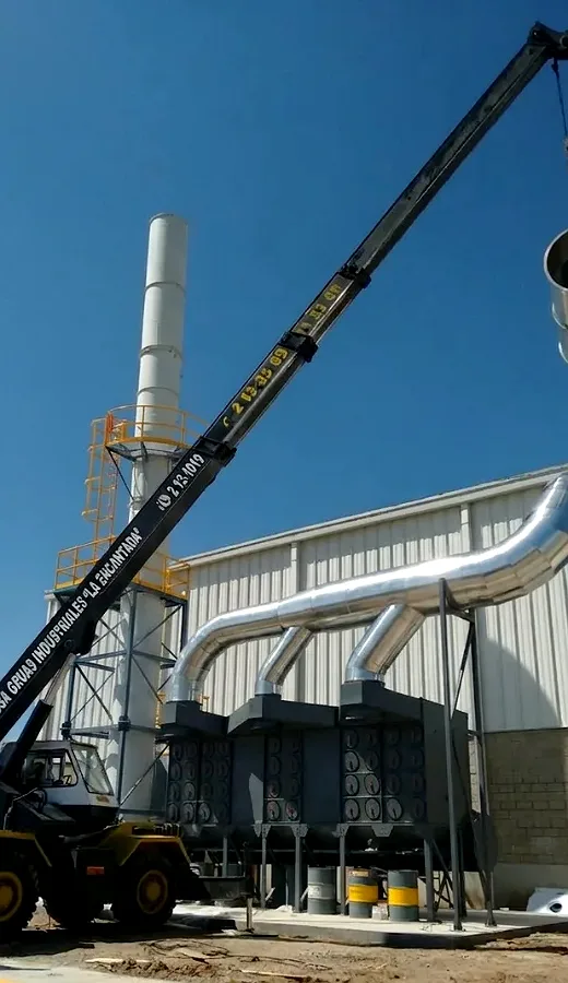 Montaje de colector de polvo con grúa – proyecto industrial MZS